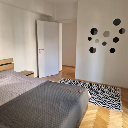 Comfy Center Apartment *
