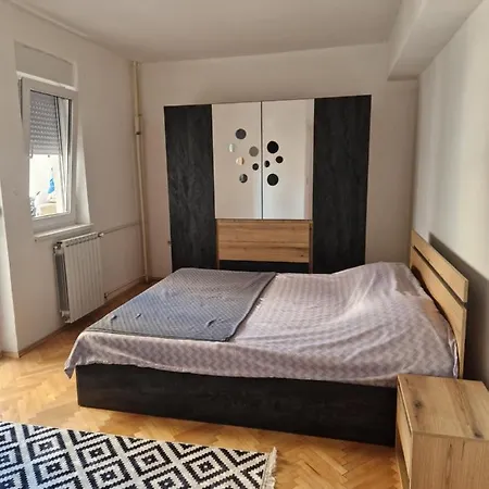 Comfy Center Apartman Szkopje