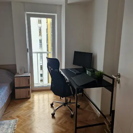Comfy Center Apartman Szkopje