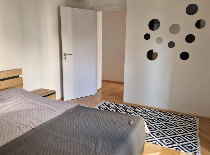 Comfy Center Apartment *